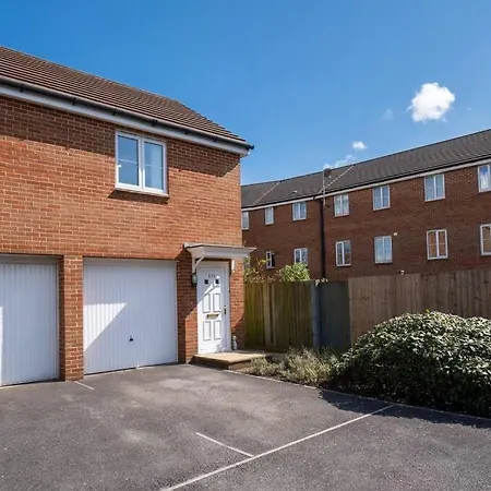 Apartment Bristol's Coach House - 2 Bedroom Detached With Secure Parking Bristol
