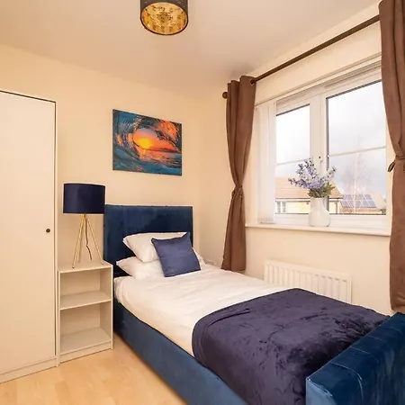 Apartment Bristol's Coach House - 2 Bedroom Detached With Secure Parking Bristol
