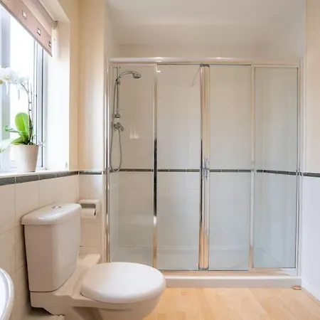 Apartment Bristol's Coach House - 2 Bedroom Detached With Secure Parking Bristol